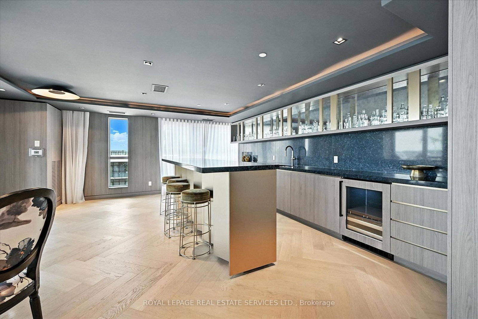 405 Dundas Street W, Unit 104 - Photo 39