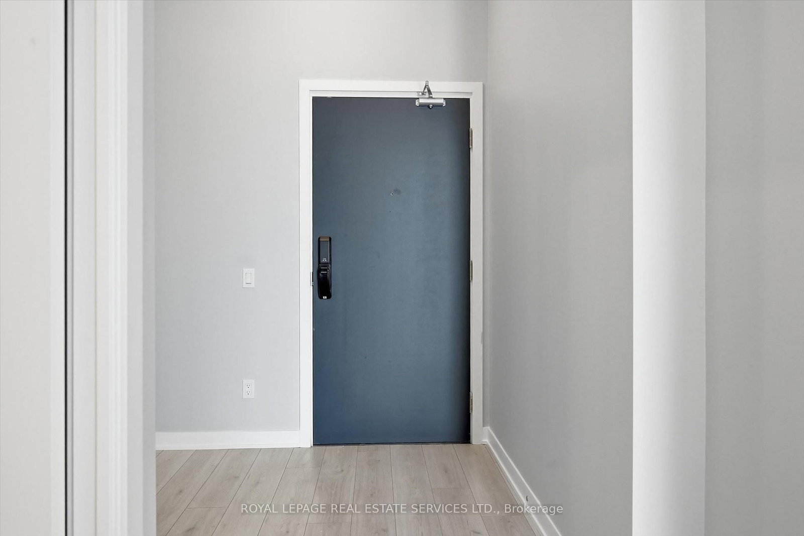405 Dundas Street W, Unit 104 - Photo 7