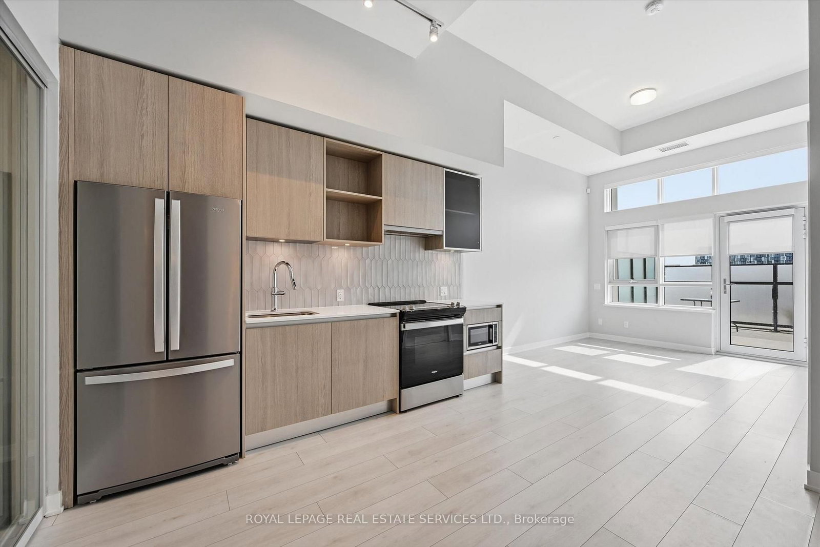 405 Dundas Street W, Unit 104 - Photo 8