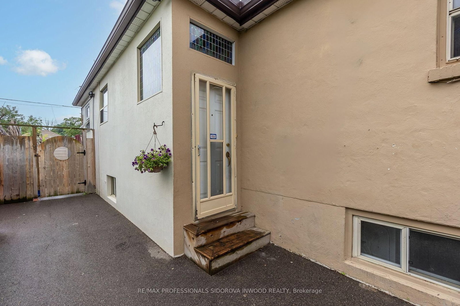 1 Dixon Road, Unit 2 - Photo 2