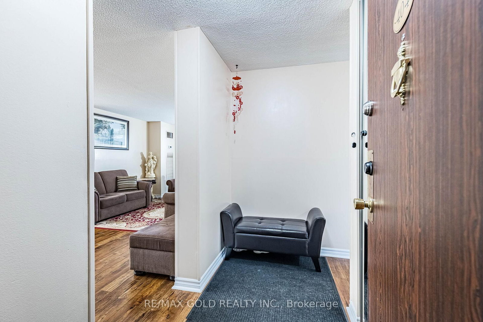 18 Knightsbridge Road, Unit 404 - Photo 10