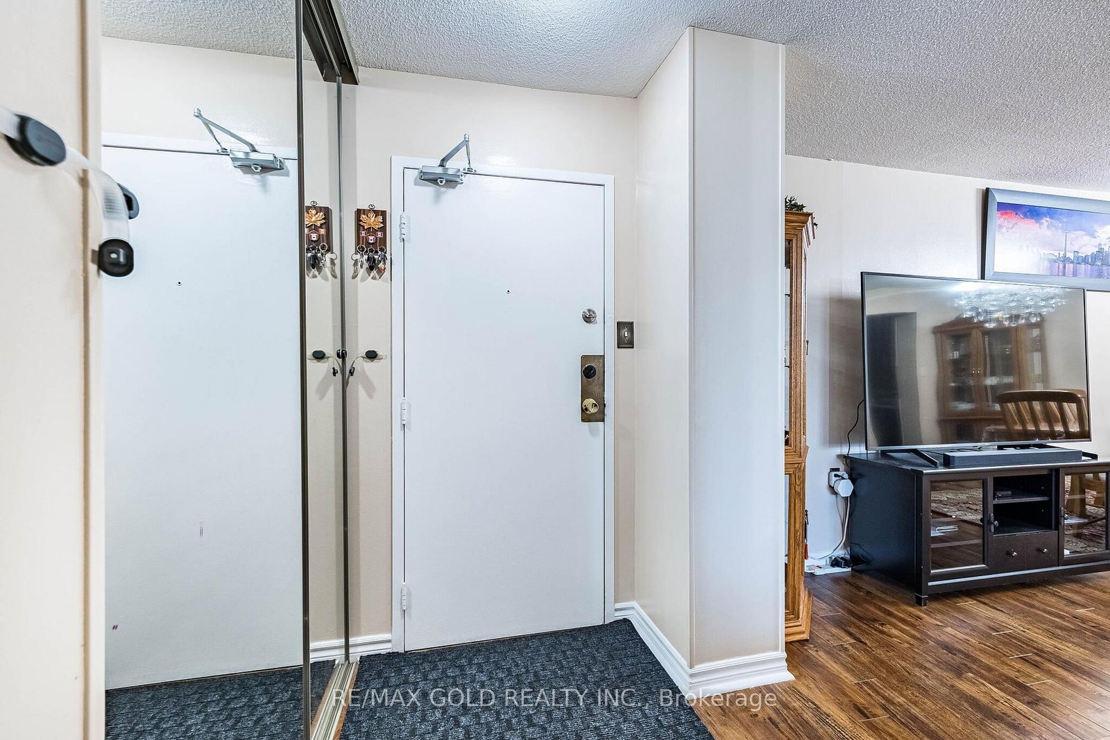 18 Knightsbridge Road, Unit 404 - Photo 11