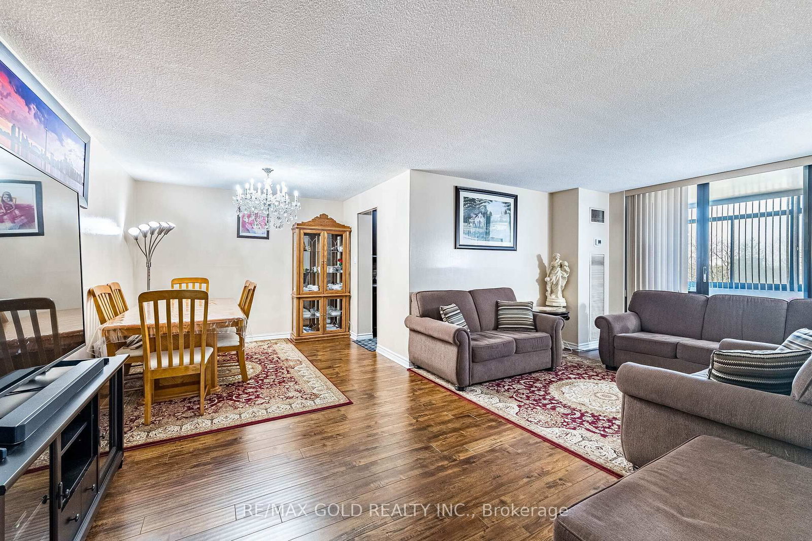 18 Knightsbridge Road, Unit 404 - Photo 12