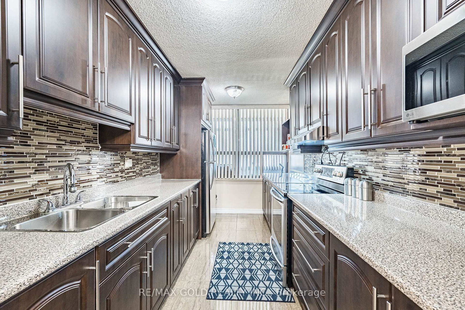 18 Knightsbridge Road, Unit 404 - Photo 21