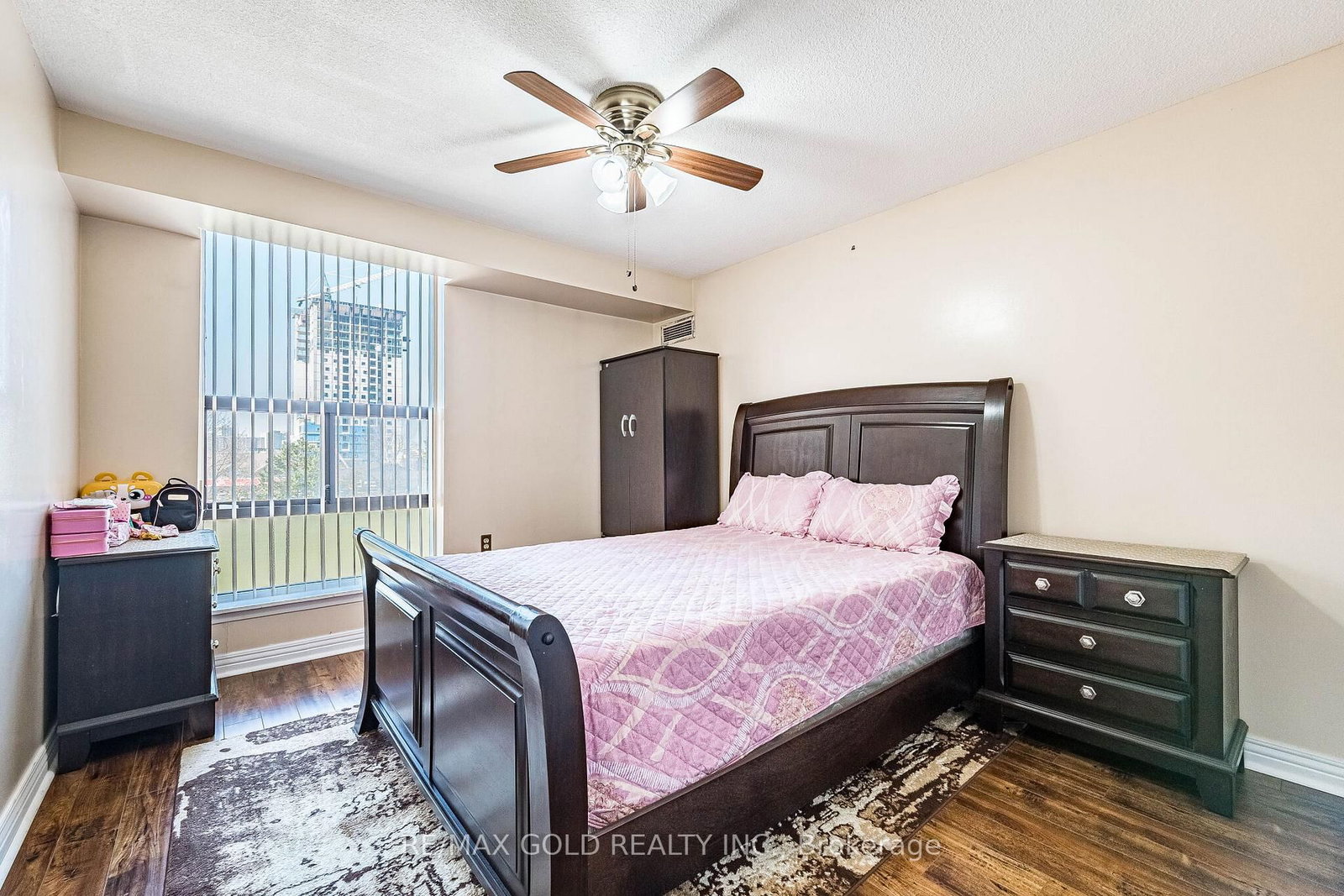 18 Knightsbridge Road, Unit 404 - Photo 35