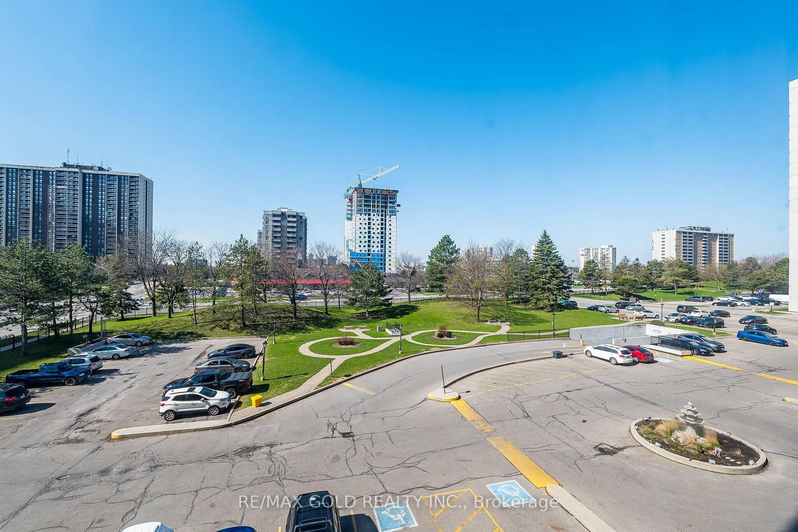 18 Knightsbridge Road, Unit 404 - Photo 41