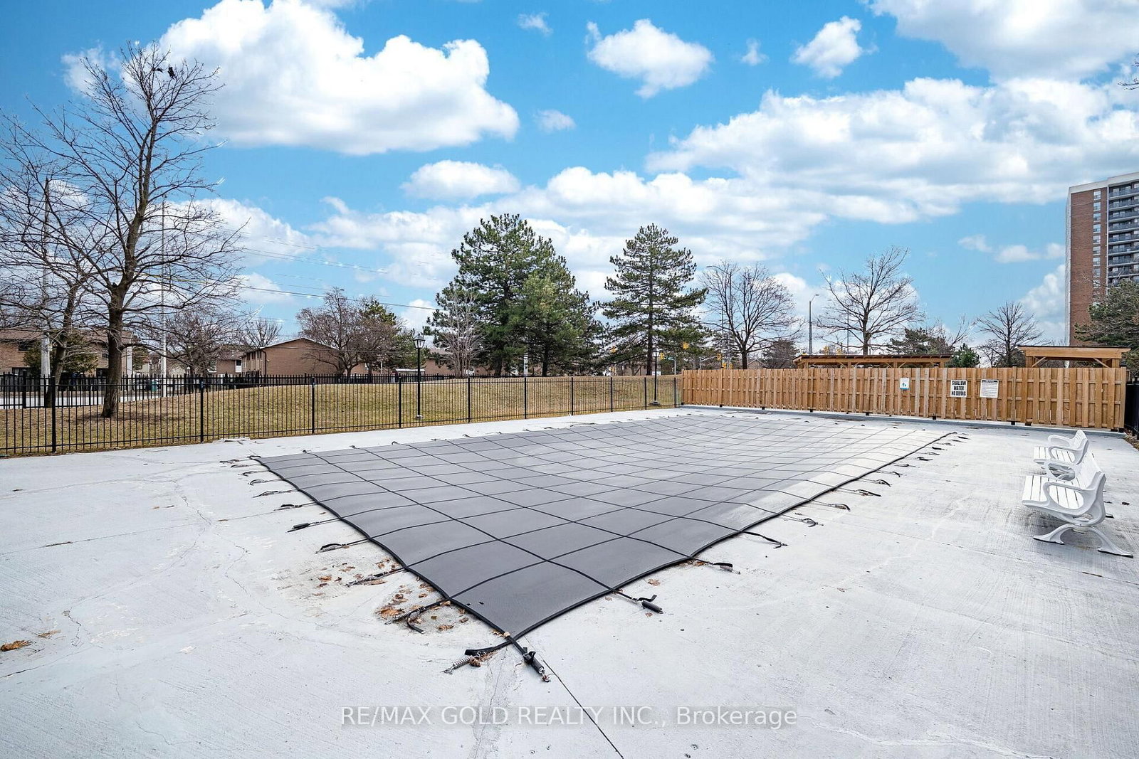 18 Knightsbridge Road, Unit 404 - Photo 49