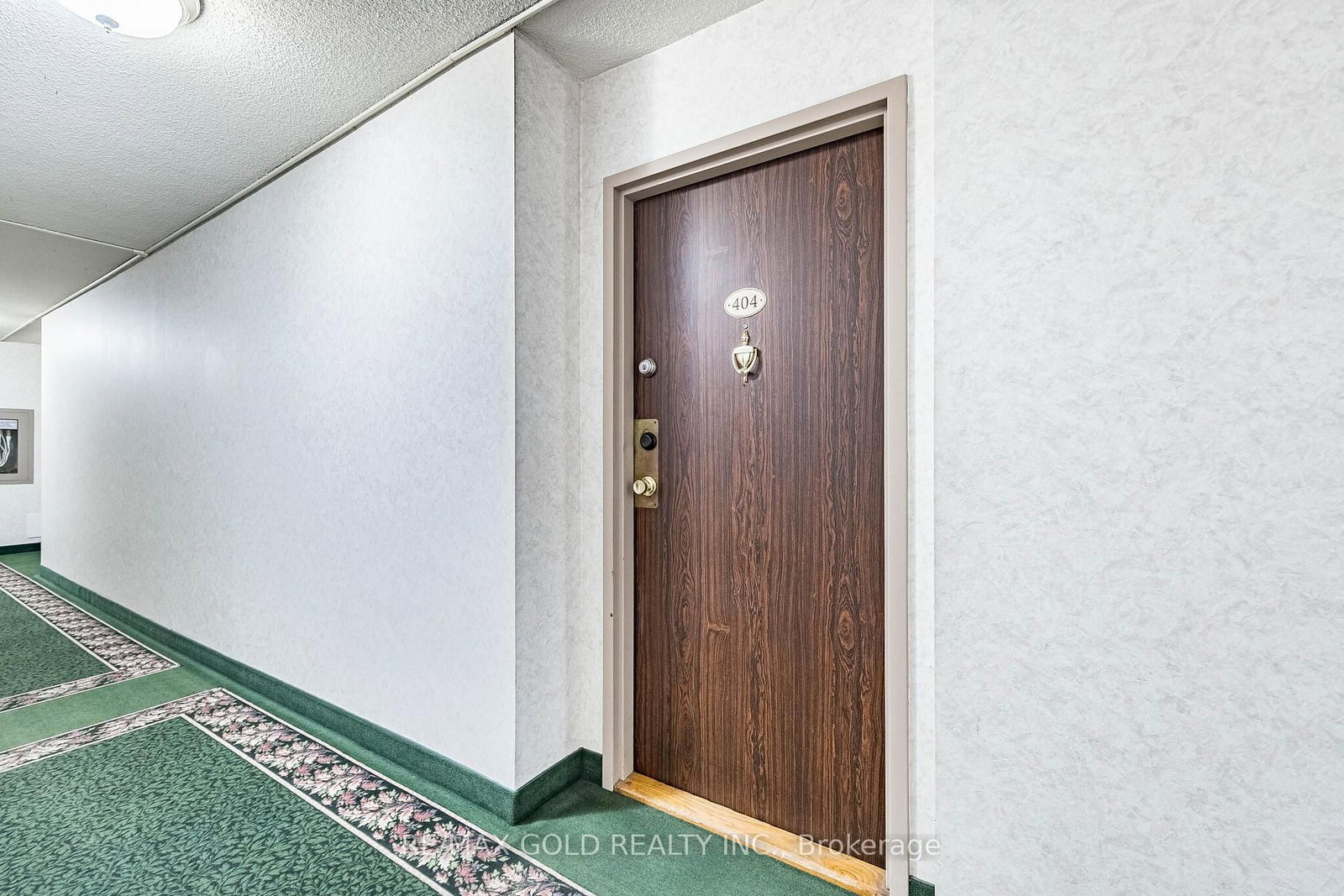 18 Knightsbridge Road, Unit 404 - Photo 9