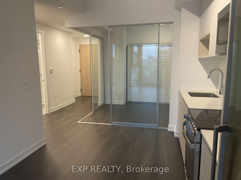 home for lease on 521-799 The Queensway null