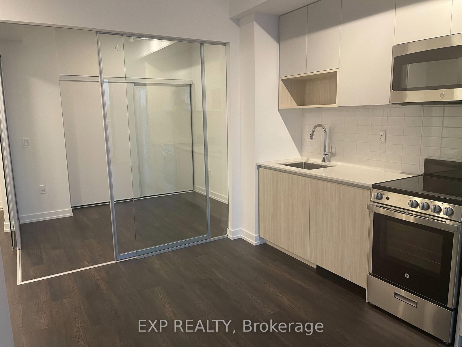 799 The Queensway, Unit 521 - Photo 4