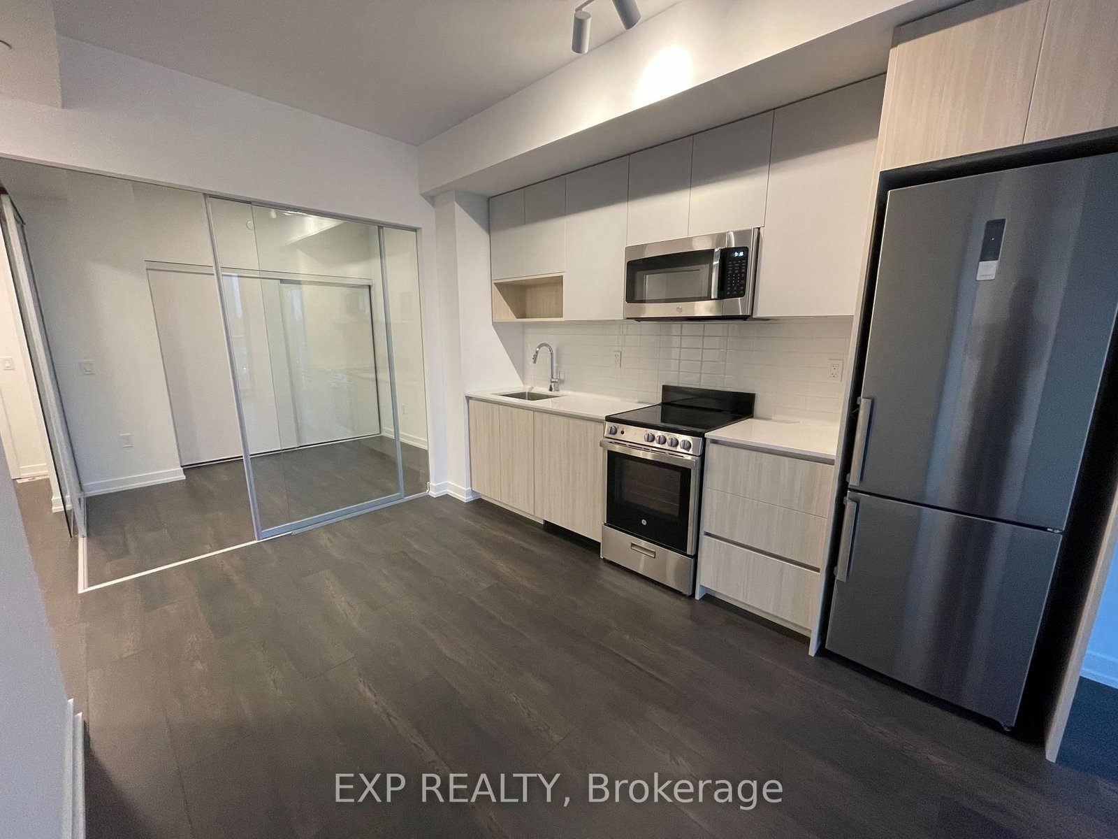 799 The Queensway, Unit 521 - Photo 5