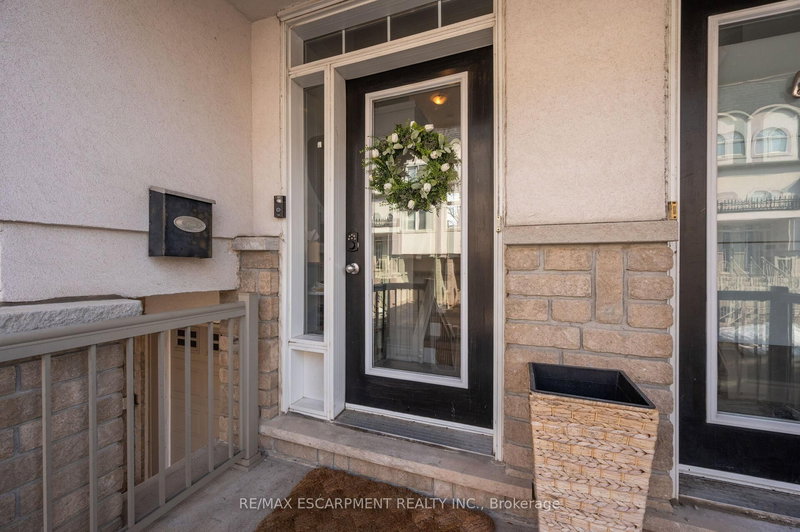 2458 Scholars Common, Burlington, L7P 2W2 | Image 2