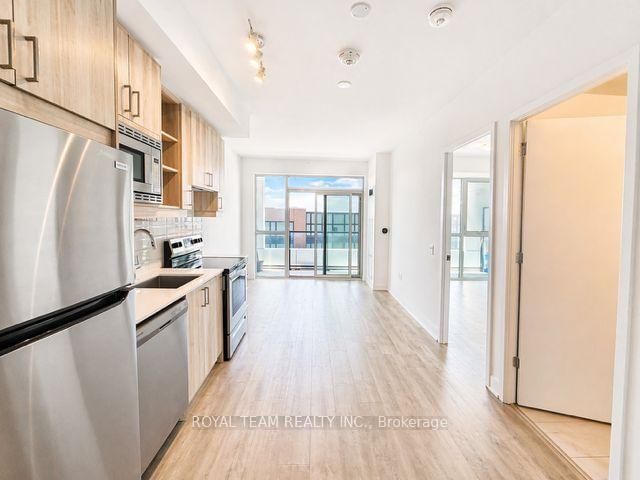 60 George Butchart Drive, Unit 409 - Photo 11