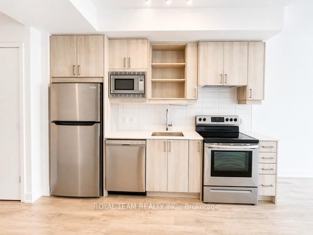 60 George Butchart Drive, Unit 409 - Photo 12