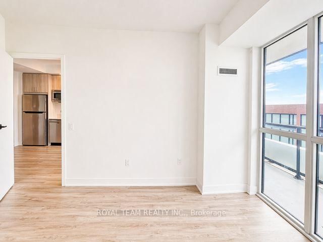 60 George Butchart Drive, Unit 409 - Photo 18