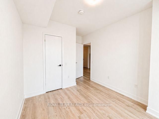 60 George Butchart Drive, Unit 409 - Photo 19