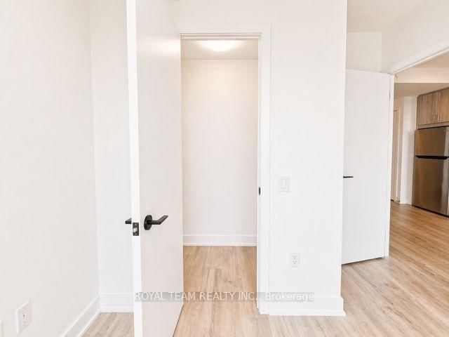 60 George Butchart Drive, Unit 409 - Photo 20