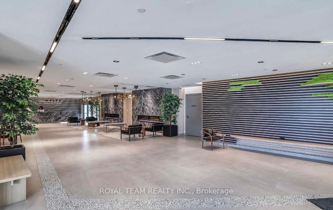 60 George Butchart Drive, Unit 409 - Photo 4