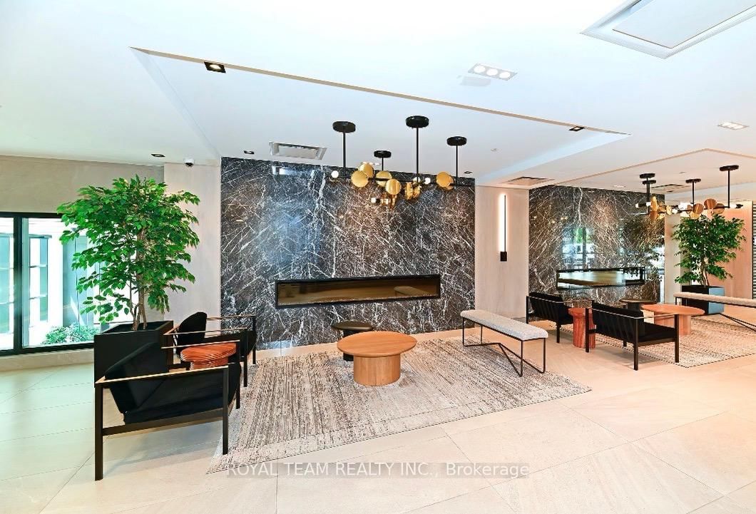 60 George Butchart Drive, Unit 409 - Photo 5