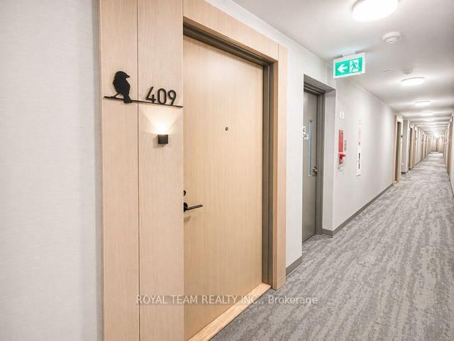 60 George Butchart Drive, Unit 409 - Photo 6