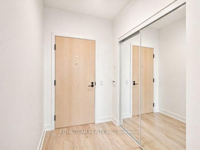 60 George Butchart Drive, Unit 409 - Photo 8