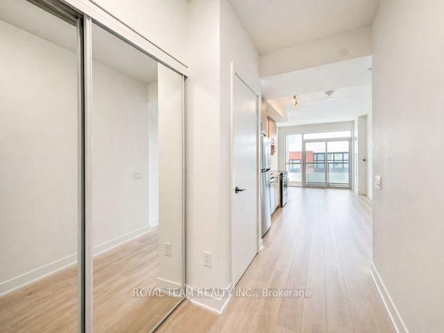 60 George Butchart Drive, Unit 409 - Photo 9