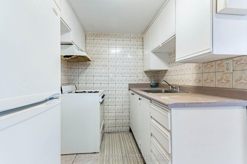 1160 Dufferin St, Toronto, M6H 4B8 | Image 3