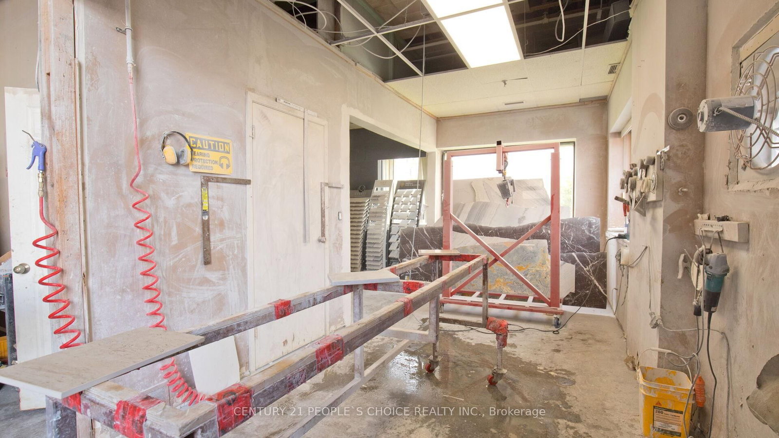 63 Torbarrie Road, Unit 01 - Photo 42