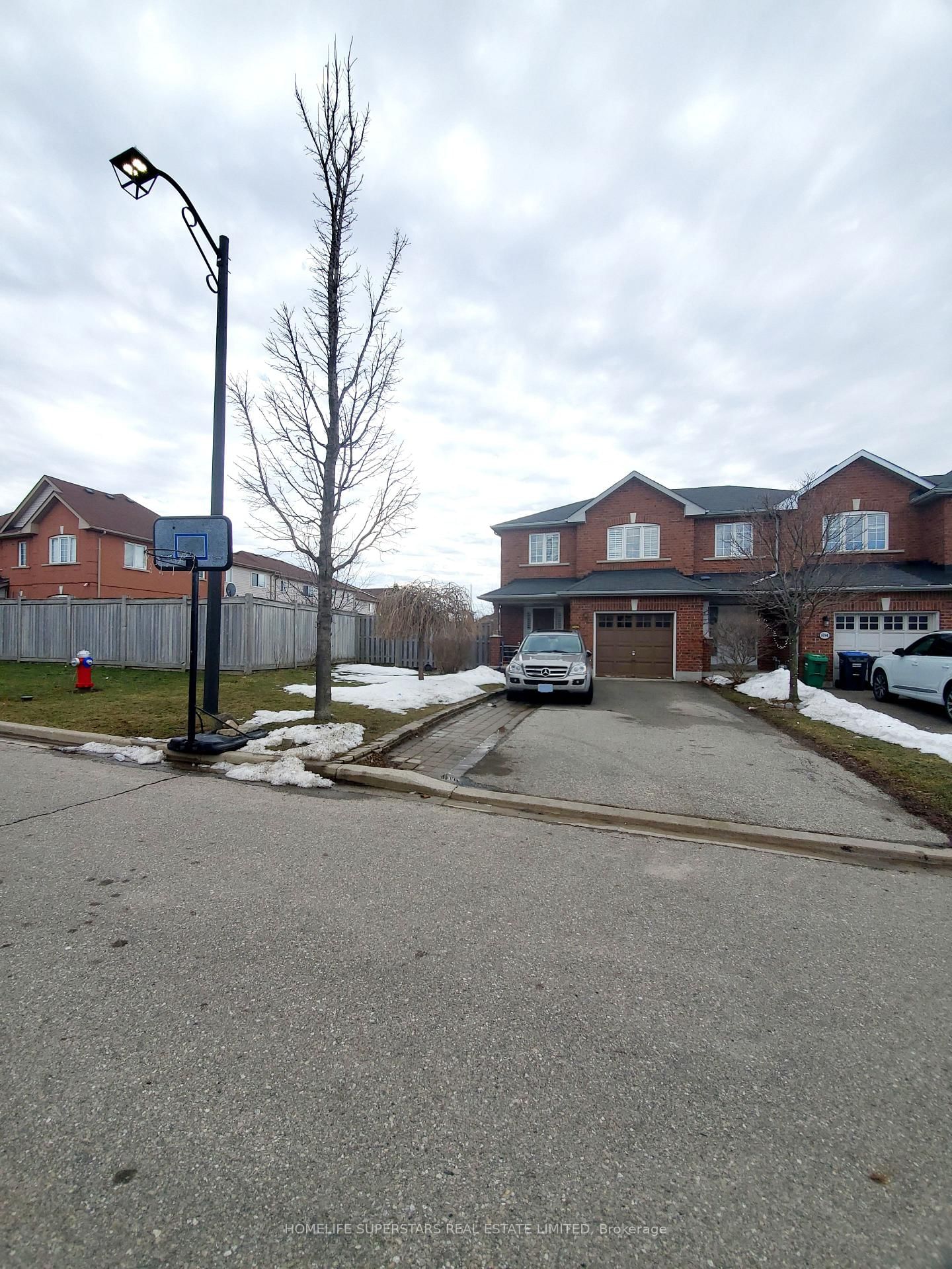 6096 Windfleet Crescent