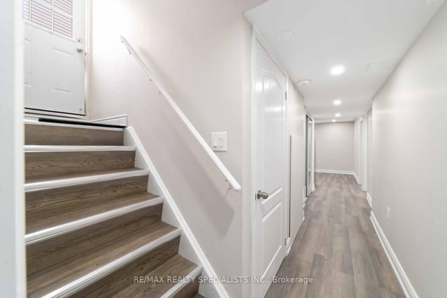 Bsmt - 98 Benhurst Crescent