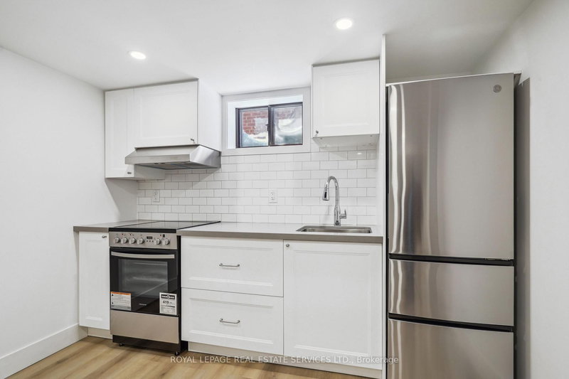 Suite B - 1 Yorkview Dr, Toronto, M8Z 2E7 | Image 3