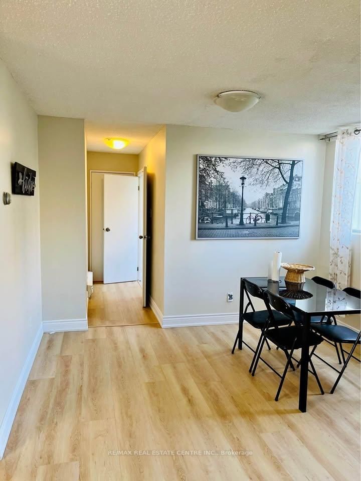 3700 Kaneff Crescent, Unit 501 - Photo 2