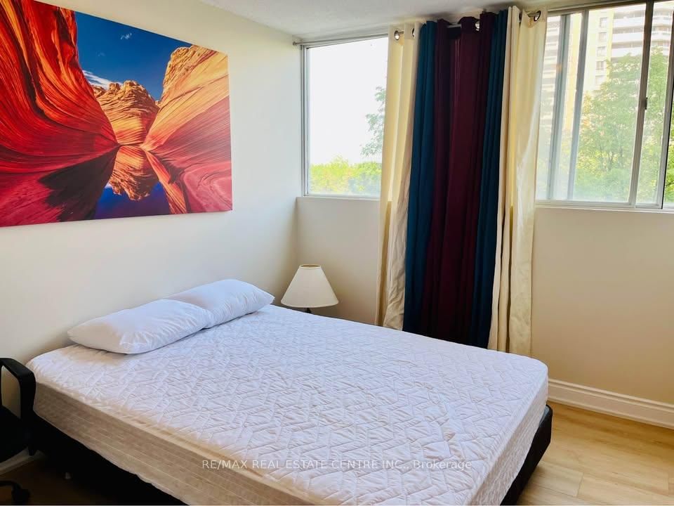 3700 Kaneff Crescent, Unit 501 - Photo 5