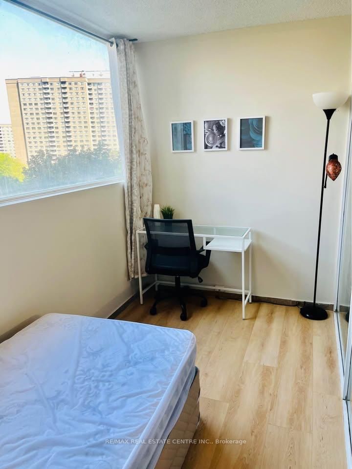 3700 Kaneff Crescent, Unit 501 - Photo 7