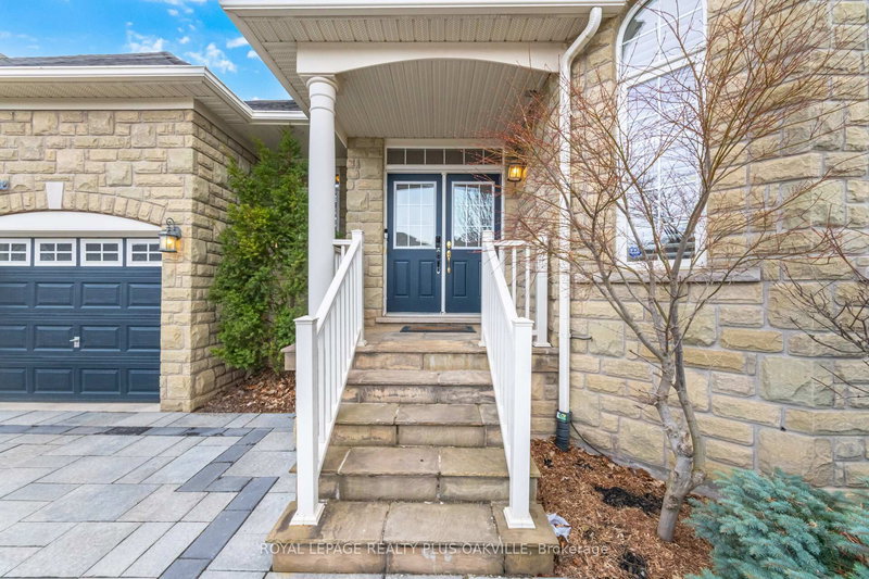 3409 Liptay Ave, Oakville, L6M 0M8 | Image 3