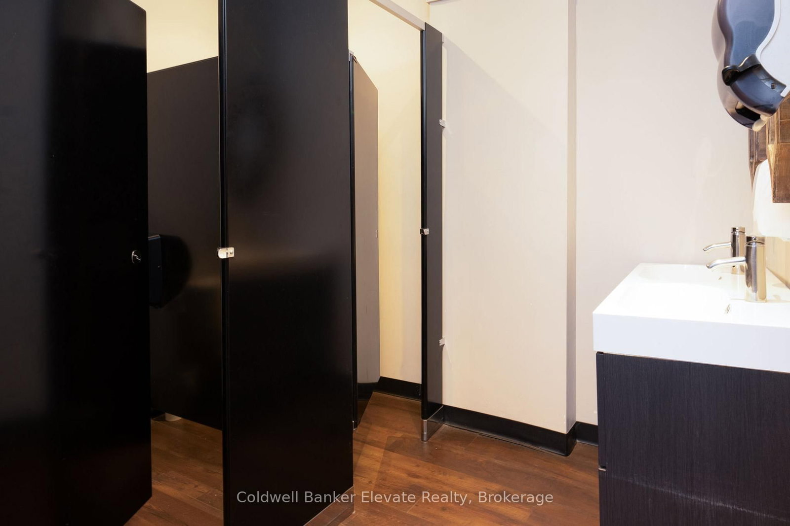 72 Main Street S - Photo 23