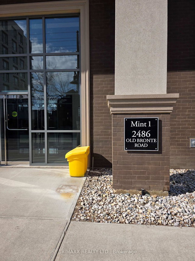 202 - 2486 Old Bronte Road NE