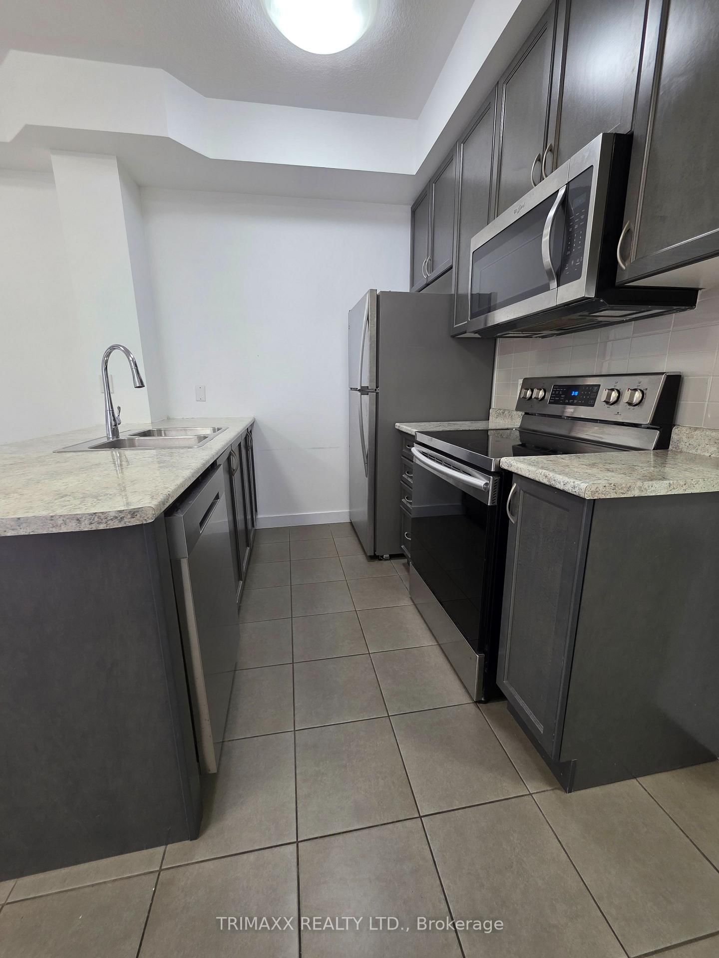 2486 Old Bronte Road NE, Unit 202 - Photo 10