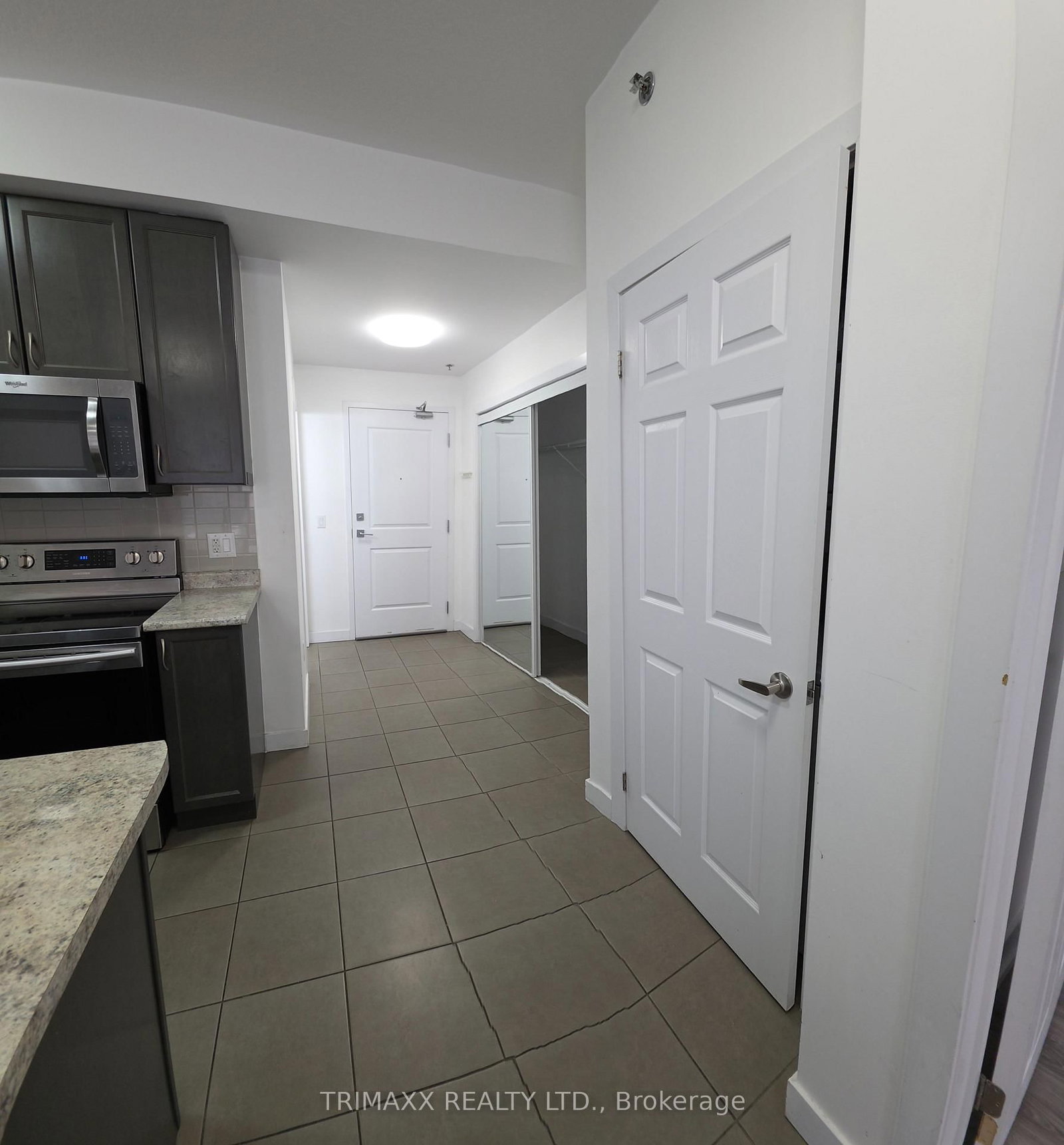2486 Old Bronte Road NE, Unit 202 - Photo 12