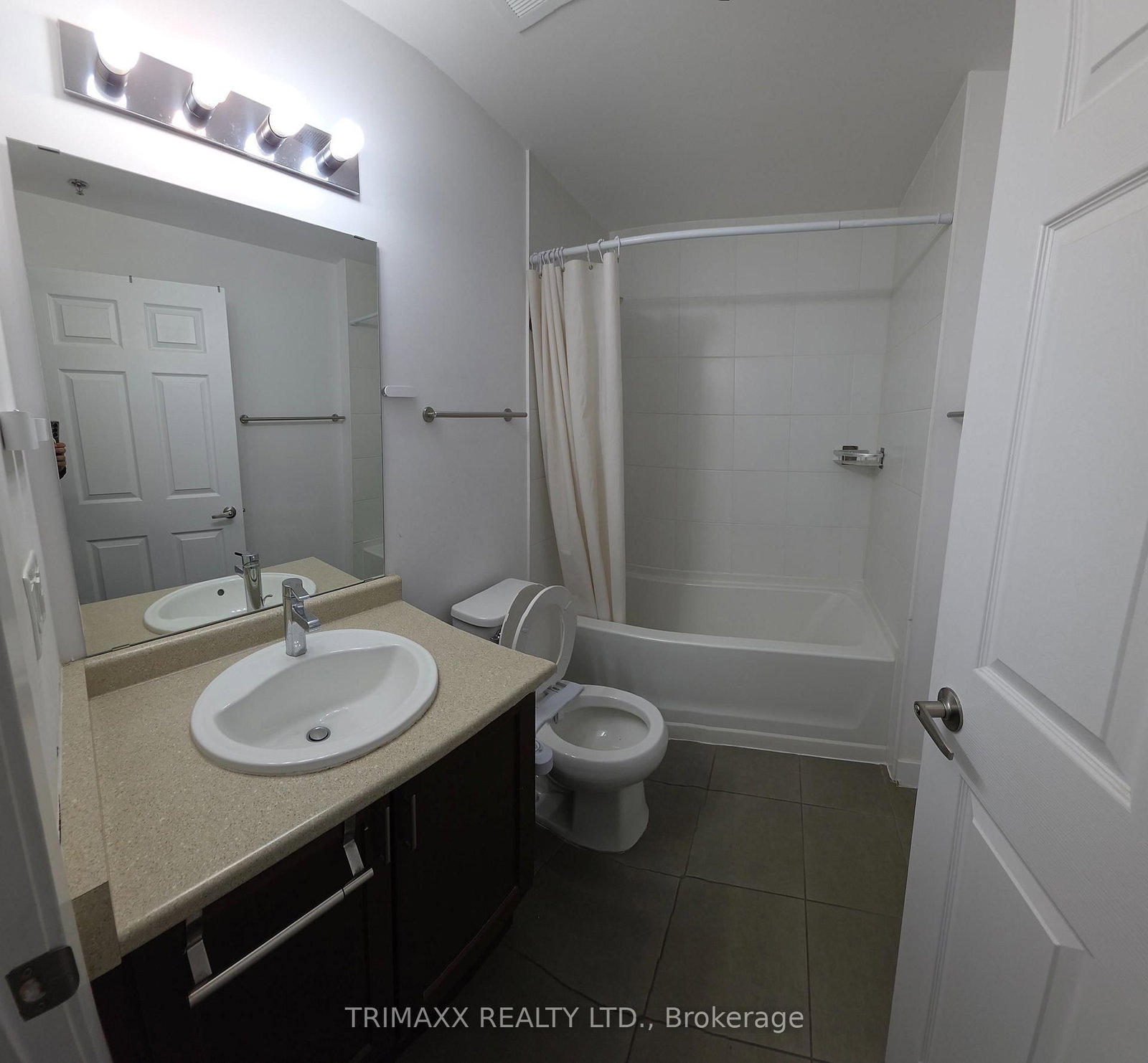 2486 Old Bronte Road NE, Unit 202 - Photo 15