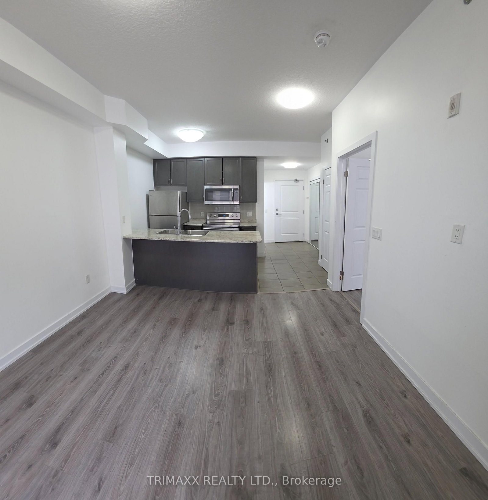 2486 Old Bronte Road NE, Unit 202 - Photo 8