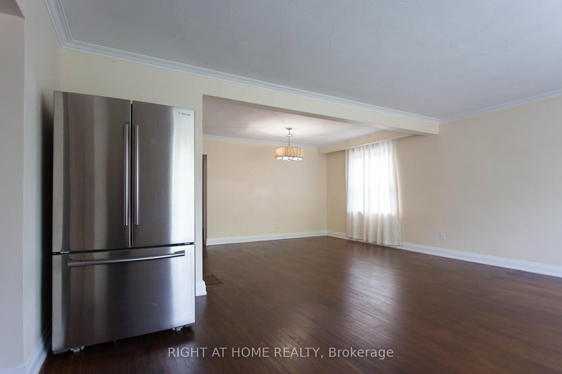 30 Northampton Dr, Toronto, M9B 4S6 | Image 3