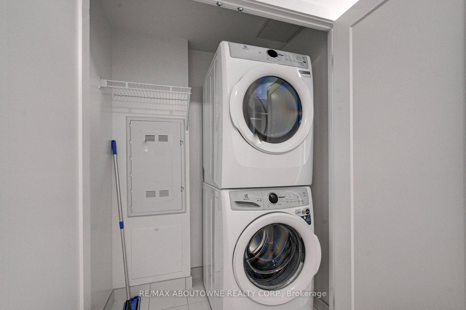 2088 James Street, Unit 1205 - Photo 27