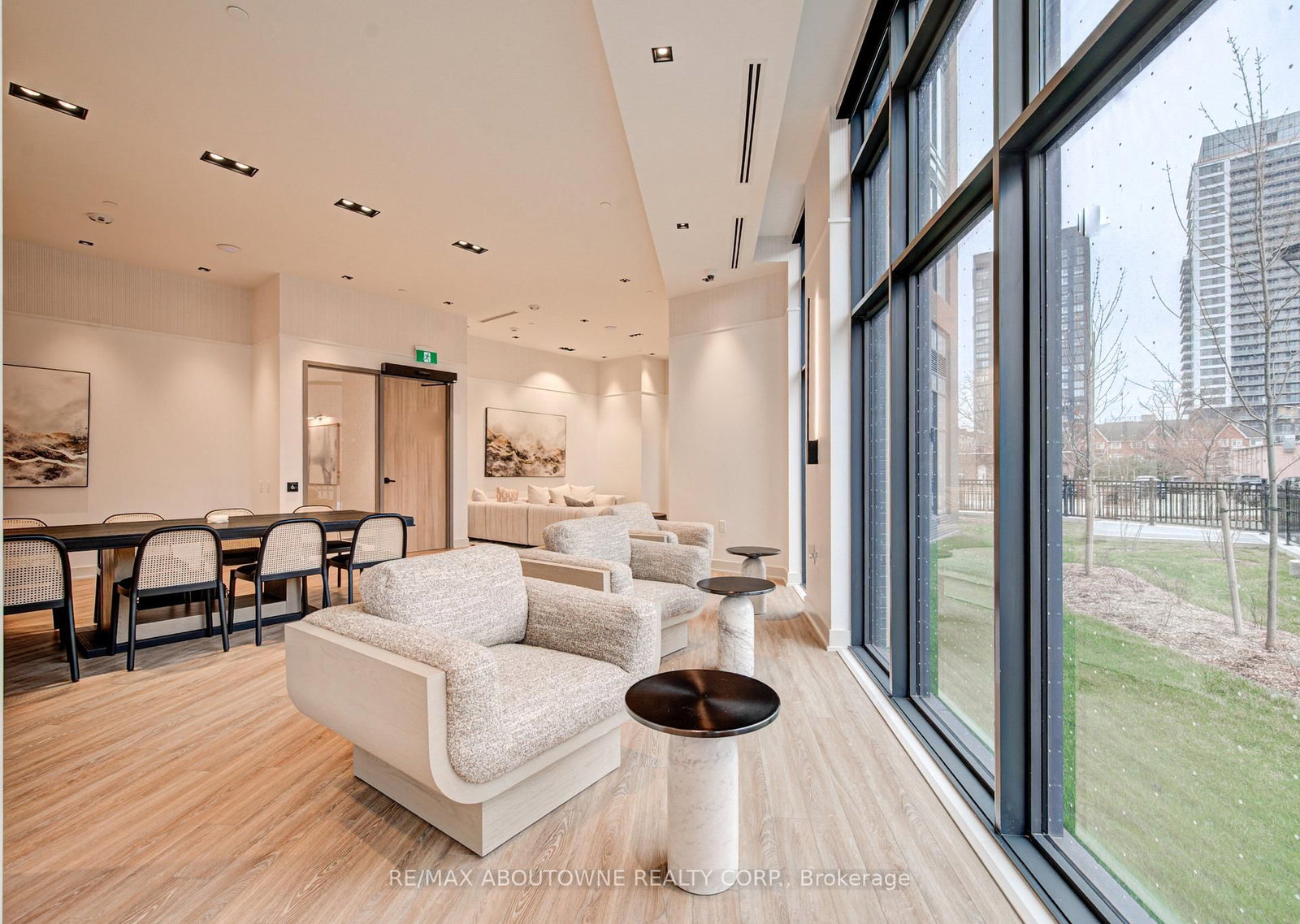 2088 James Street, Unit 1205 - Photo 32