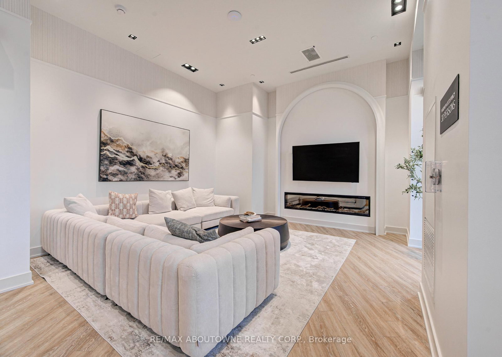 2088 James Street, Unit 1205 - Photo 33