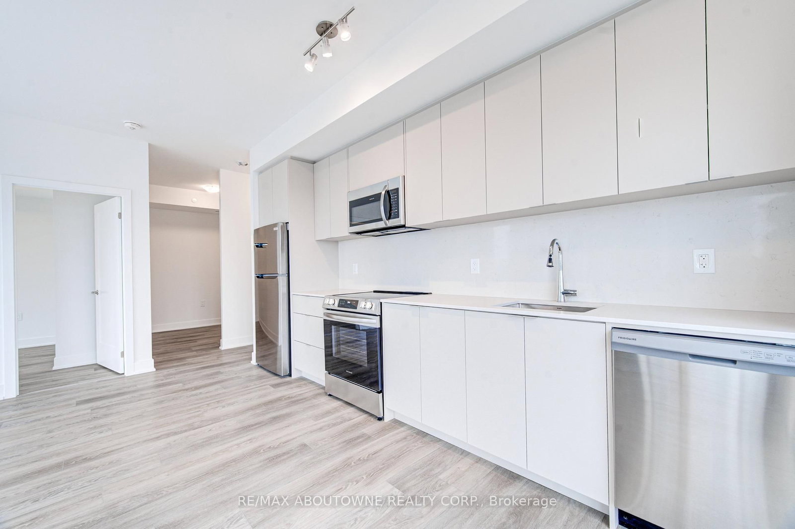 2088 James Street, Unit 1205 - Photo 4