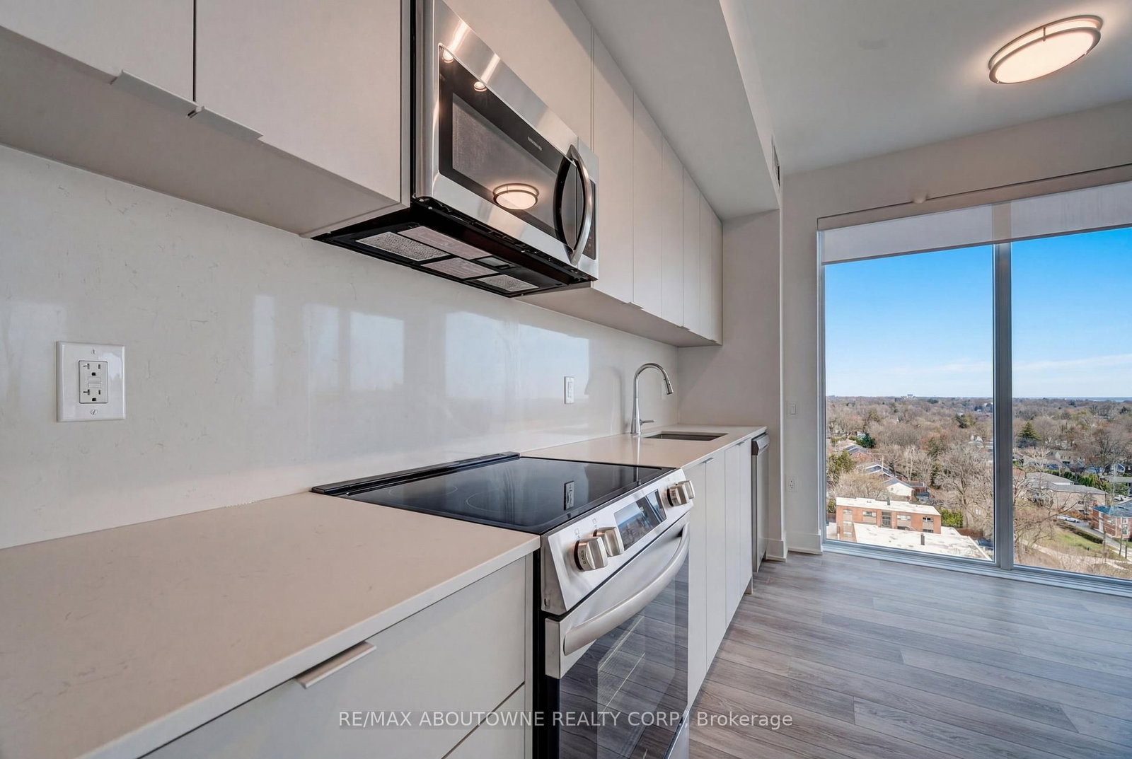 2088 James Street, Unit 1205 - Photo 7
