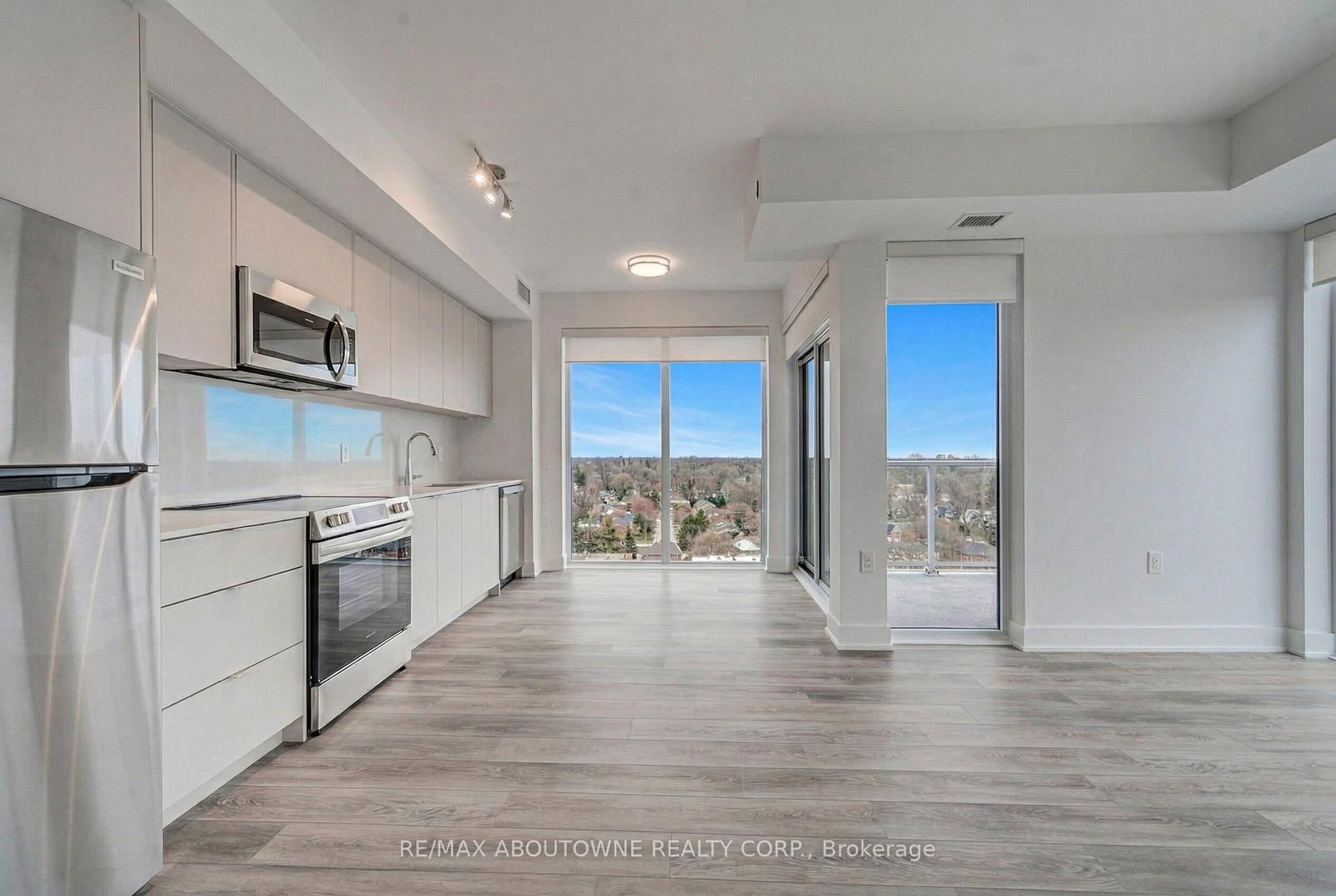 2088 James Street, Unit 1205 - Photo 8