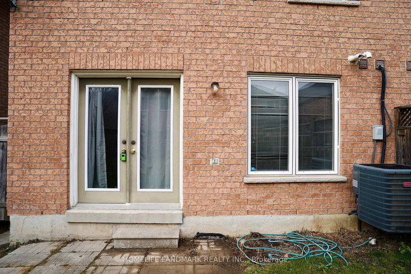 3406 Southwick St, Mississauga, L5M 7L5 | Image 3