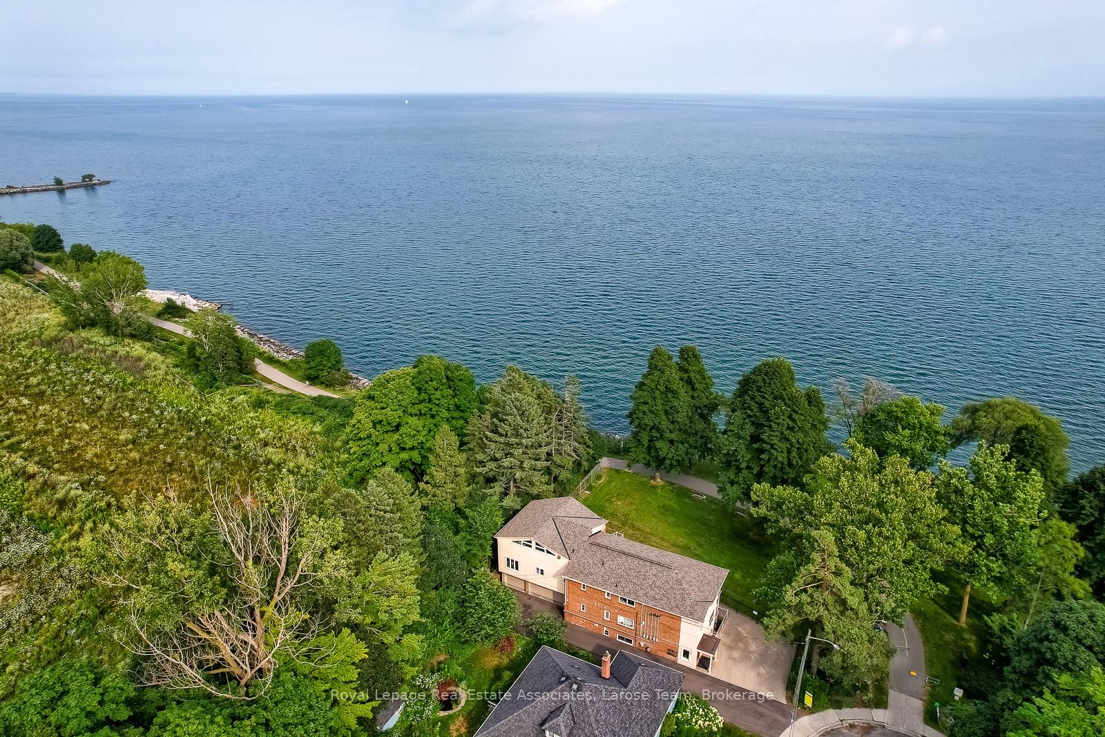 75 Maple Avenue S, Unit 3 - Photo 16